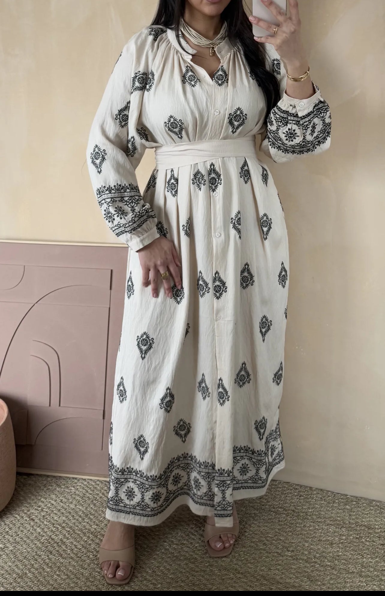 Robe longue avec ceinture