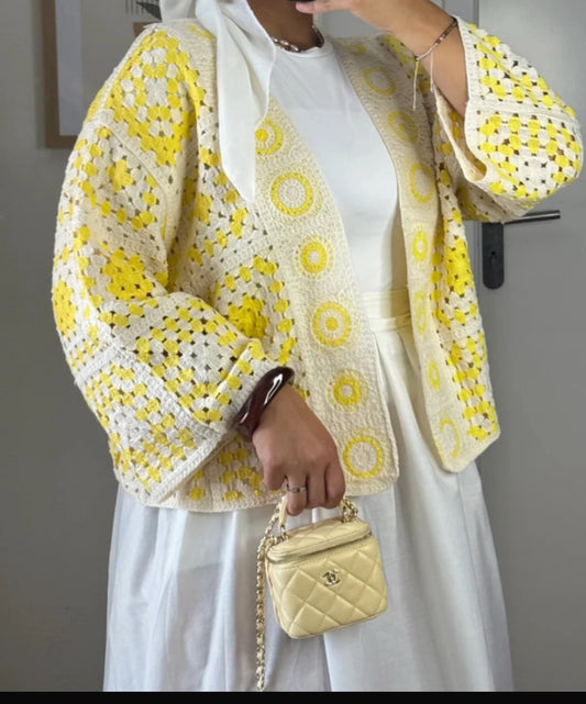 Gilet style crochet en jaune